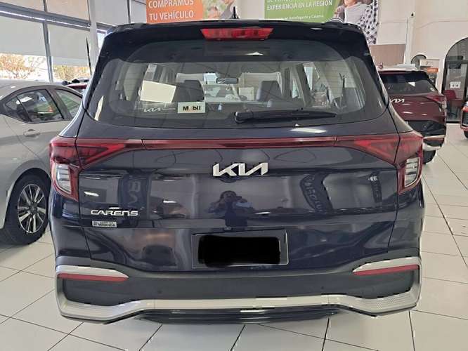 KIA CARENS EX FULL 2023 - Imagen 5