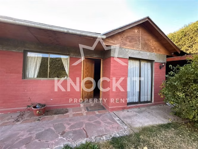 Arriendo Casa Amplia 3D3B con Piscina y Quincho Colina