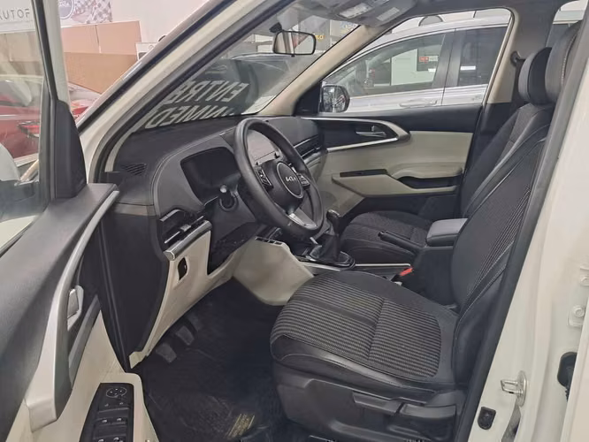 KIA CARENS LX 1.5 2024