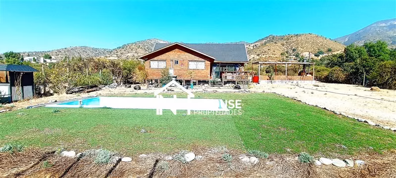 Casa en arriendo de 4 dorm. en Curacaví