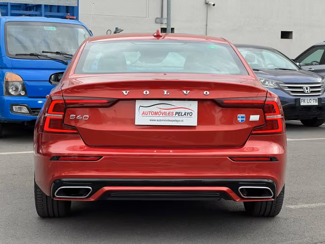 2022 Volvo S60 2.0 T8 RECHARGE ULTIMATE HYBRID AWD AT 4P.