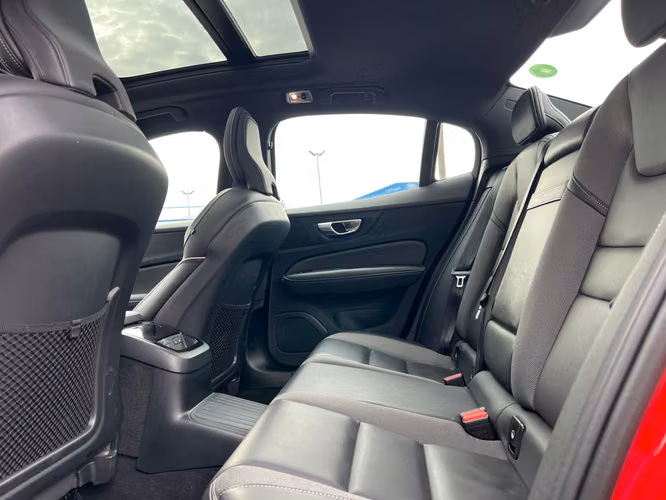 2022 Volvo S60 2.0 T8 RECHARGE ULTIMATE HYBRID AWD AT 4P.
