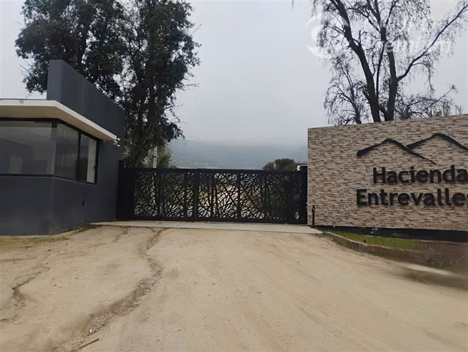 Parcela en venta 20.000 m2 en Curacaví