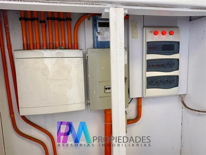 Gran Bodega en venta con oficinas en Renca