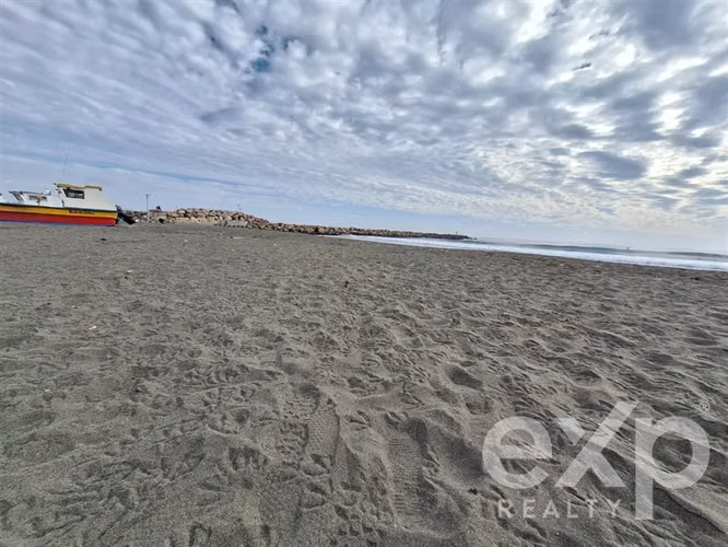 Vende Sitio con Refugio casa de 55m2 en Paredones