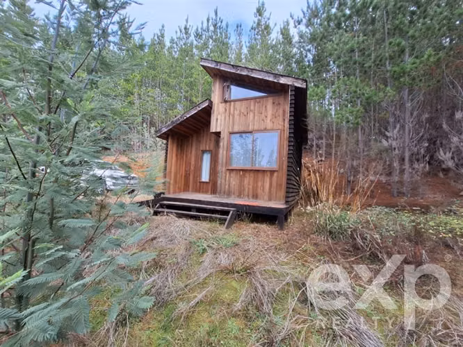 Vende Sitio con Refugio casa de 55m2 en Paredones