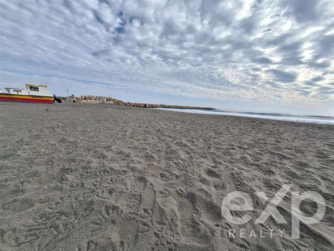 Vende Sitio con Refugio casa de 55m2 en Paredones