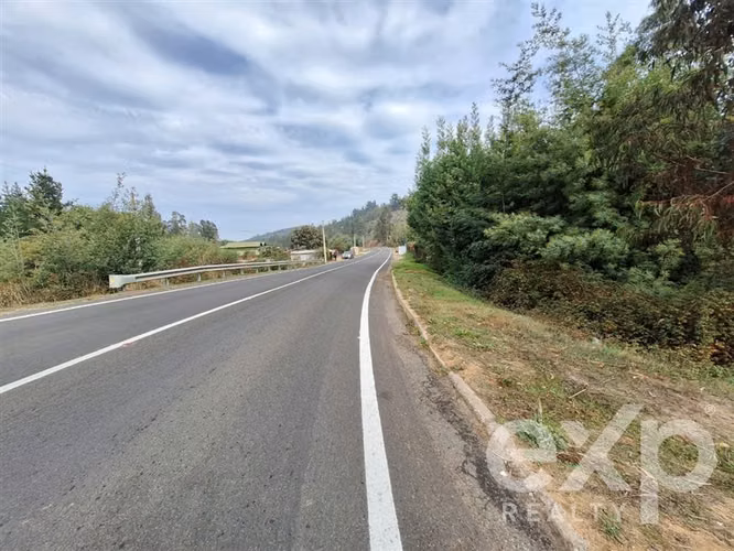 Vende Sitio con Refugio casa de 55m2 en Paredones