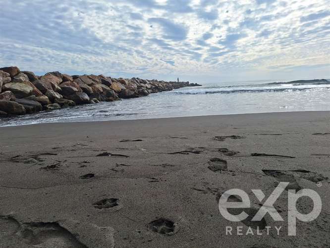 Vende Refugio con casa 55m2 2d y 1b en Paredones