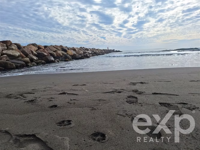 Vende Refugio con casa 55m2 2d y 1b en Paredones