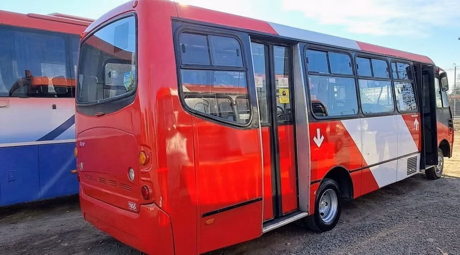 Minibus Mercedes Benz LO 915 42.5 AUT Año 2008