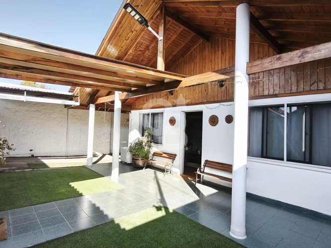 Casa acogedora en venta: comodidad y tranquilidad.