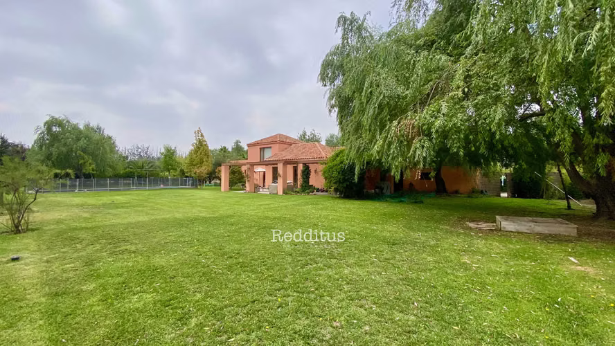 Excelente conectividad | Chicureo Poniente (172800)