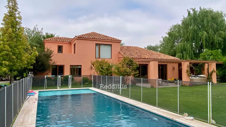 Excelente conectividad | Chicureo Poniente (172800)