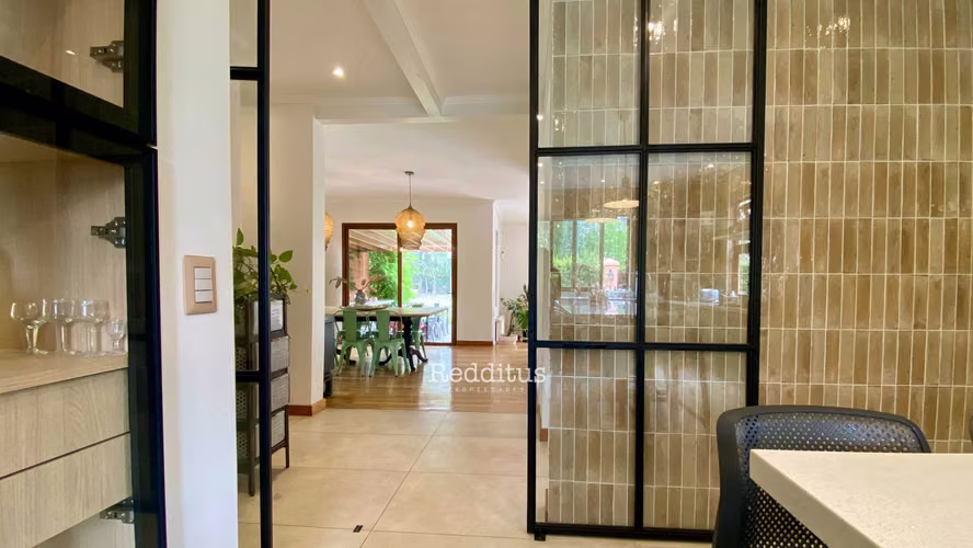 Excelente conectividad | Chicureo Poniente (172800)