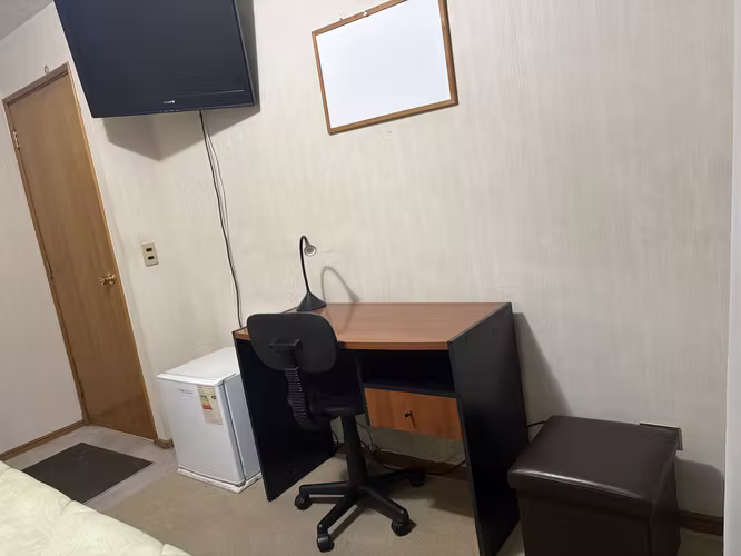 Arriendo pieza luminosa con uso exclusivo de baño en Las Condes