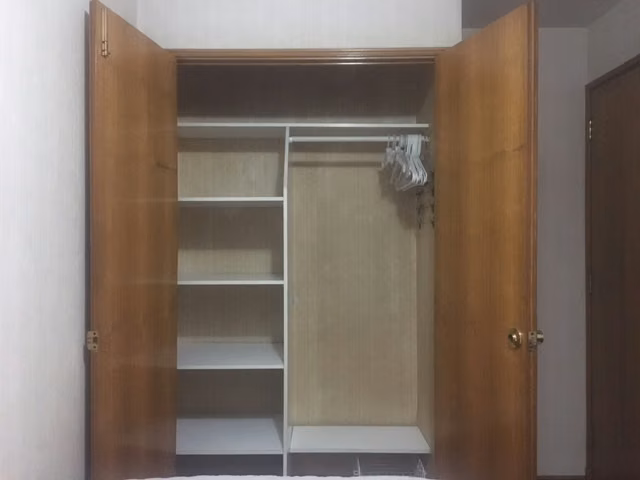 Arriendo pieza luminosa con uso exclusivo de baño en Las Condes