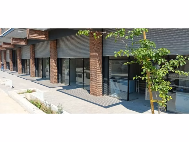 ARRIENDO Locales Comerciales Bellavista 68,09 m2 aprox.