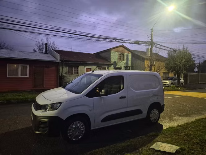 Peugeot partner año 2024 full diesel