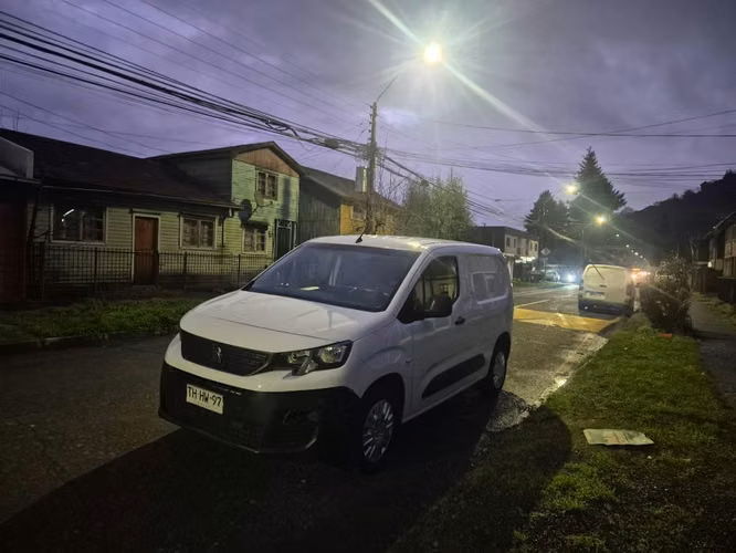 Peugeot partner año 2024 full diesel