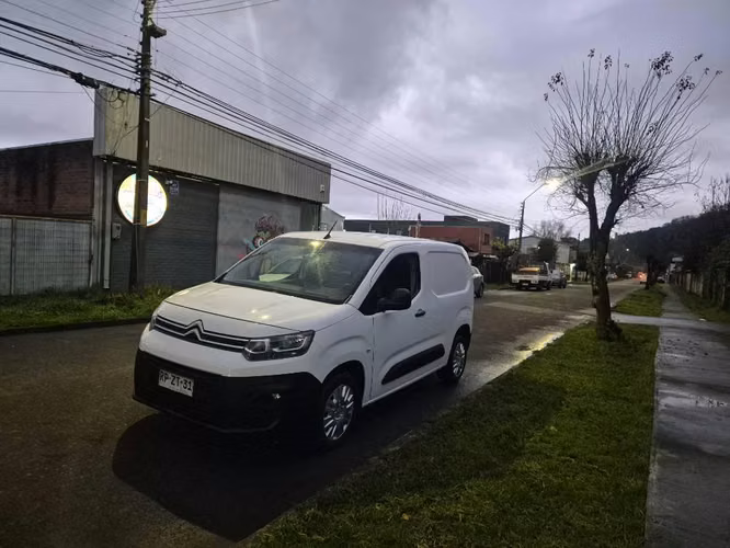 Citroen berlingo año 2022 full diesel