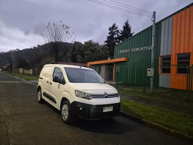 Citroen berlingo año 2022 full diesel