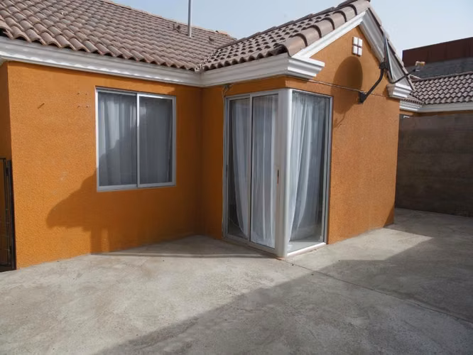 Casa fuera de Condominio Lasana