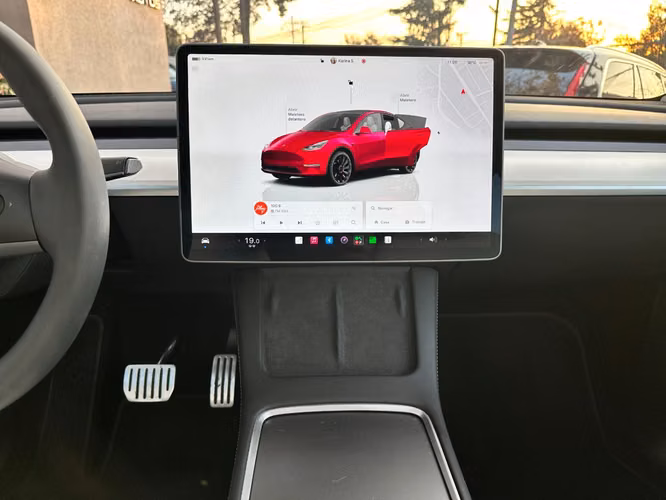 TESLA MODEL Y PERFORMANCE 4X4  2025