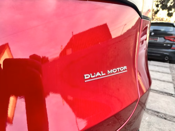 TESLA MODEL Y PERFORMANCE 4X4  2025