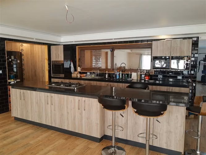 PARCELA Parcela en Condominio con fabulosa casa de 7 dorm, 6 baños, piscina, paneles solares, PIRQUE