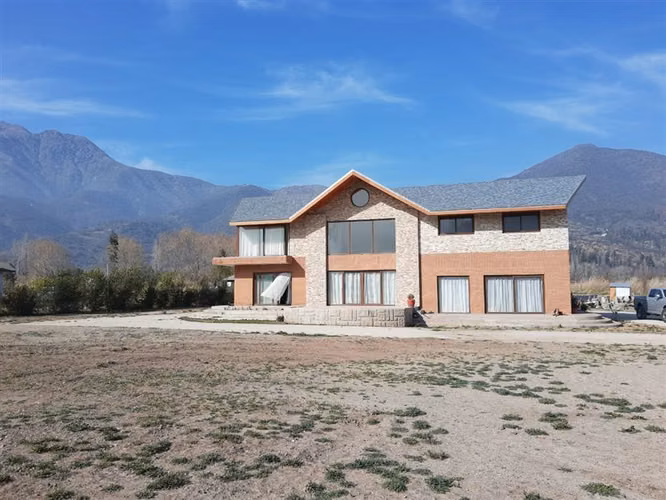 PARCELA Parcela en Condominio con fabulosa casa de 7 dorm, 6 baños, piscina, paneles solares, PIRQUE
