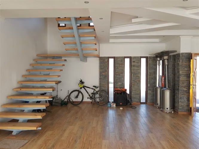 PARCELA Parcela en Condominio con fabulosa casa de 7 dorm, 6 baños, piscina, paneles solares, PIRQUE