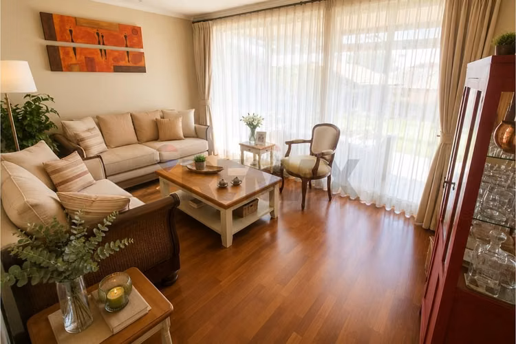 Espectacular casa en condominio bordeandino