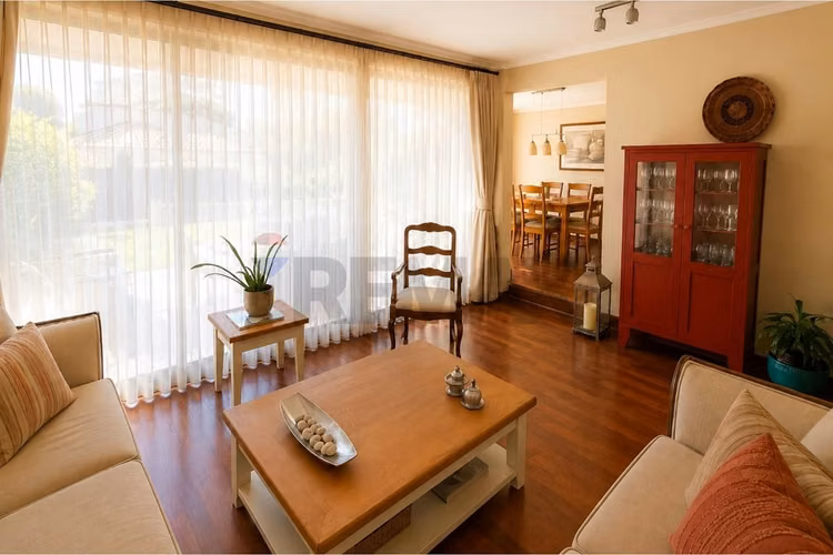 Espectacular casa en condominio bordeandino