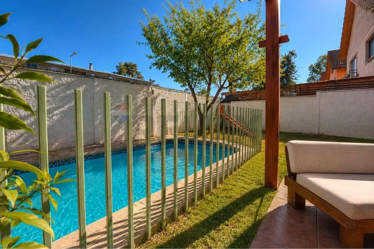 Casa en condominio en peñalolén