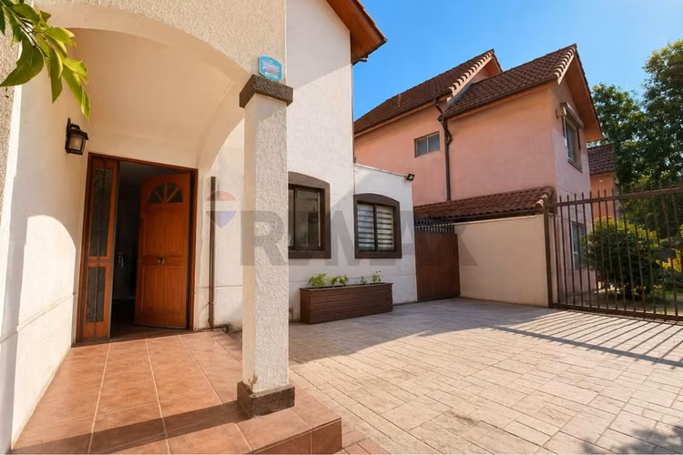Casa en condominio en peñalolén