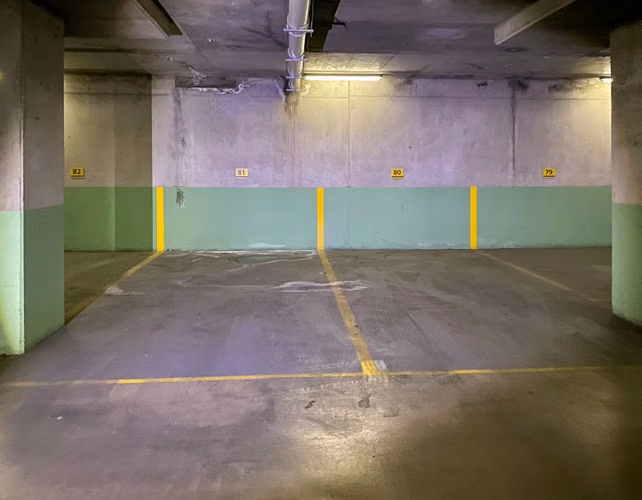 Estacionamiento CERCANO A METRO CRISTOBAL COLON