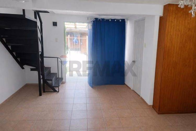 Casa en pudahuel , regularizada.