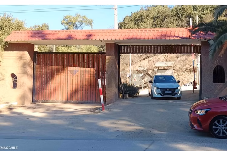 Casa blanca venta de parcela melosilla