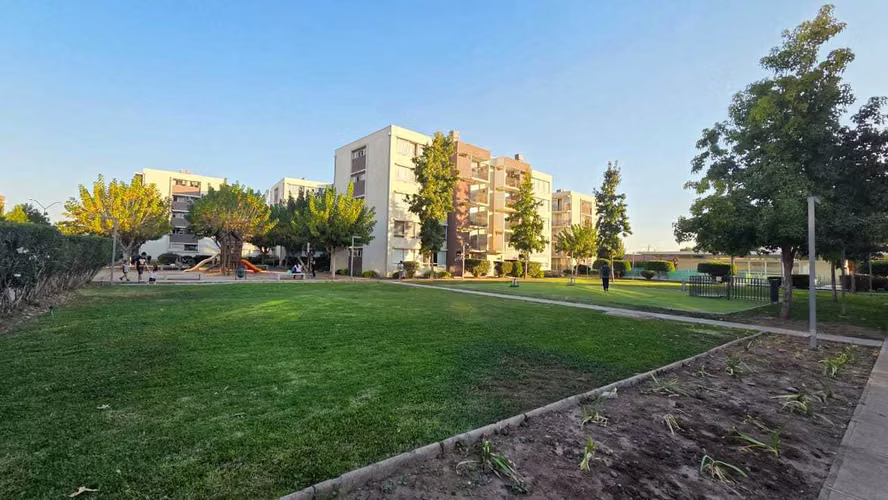 VENDE DEPTO 3D 2B PISCINA SEGURIDAD 24-7 (172917)
