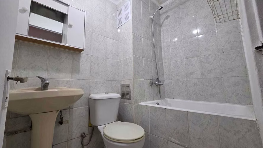 Cómodo Depto con Piso de Cerámica 2° Piso (172915)