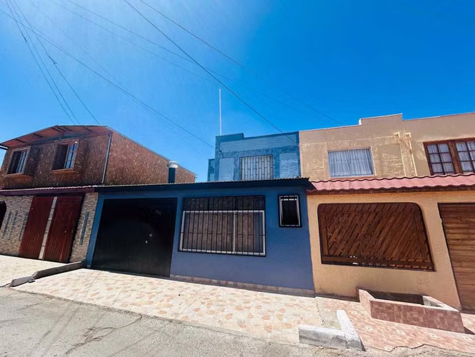 VENDO BONITA CASA (172897)