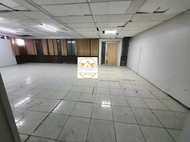 Local calle Ejercito 400m2 + 1 estac. (172888)