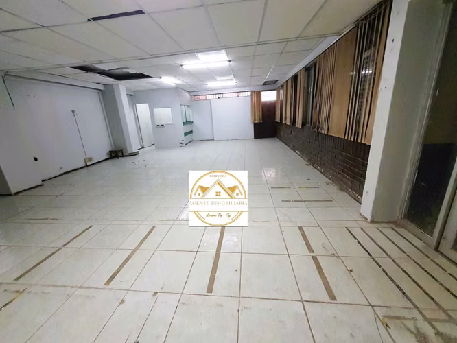 Local calle Ejercito 400m2 + 1 estac. (172888)