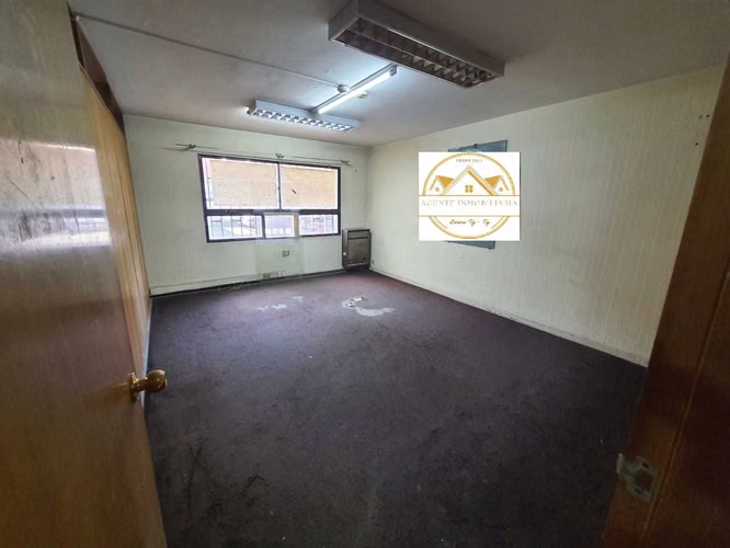 Local calle Ejercito 400m2 + 1 estac. (172888)