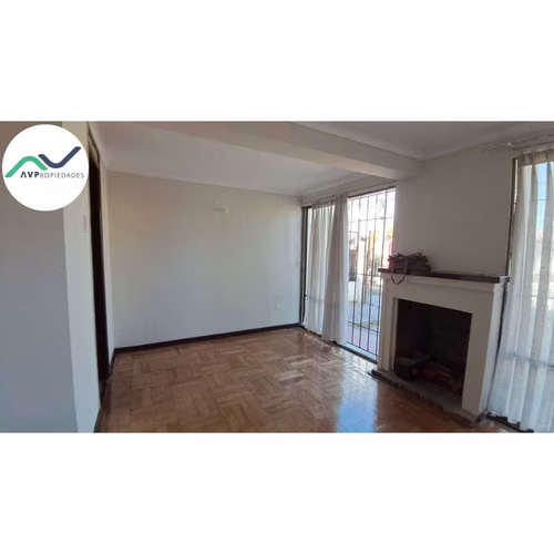 ARRIENDO AMPLIA CASA EN LA CISTERNA (172828)