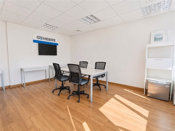 Oficina en arriendo en Vitacura, Planta libre