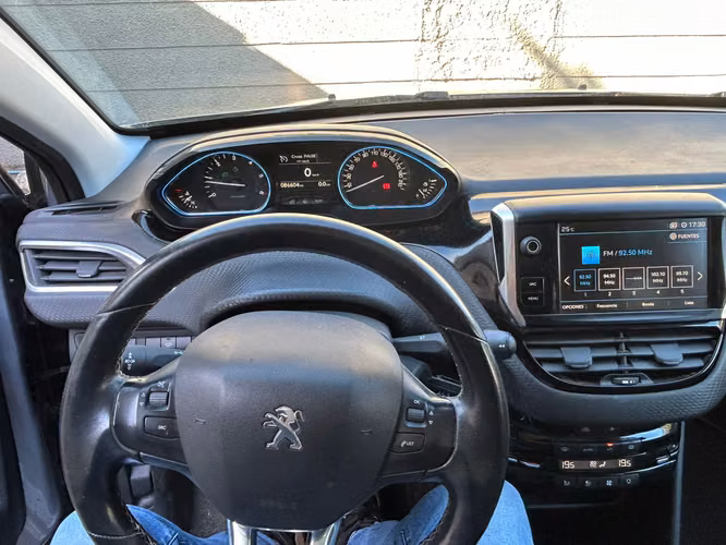 Peugeot año 2018, modelo ALLURE 2008 BLUE-HDI DIESEL 1.6