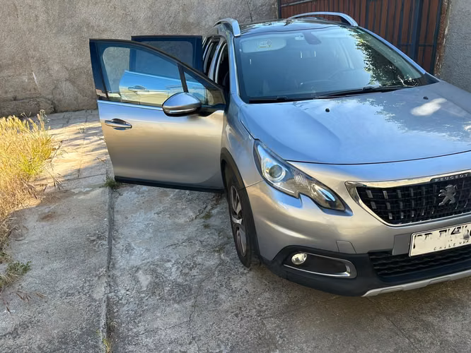Peugeot año 2018, modelo ALLURE 2008 BLUE-HDI DIESEL 1.6