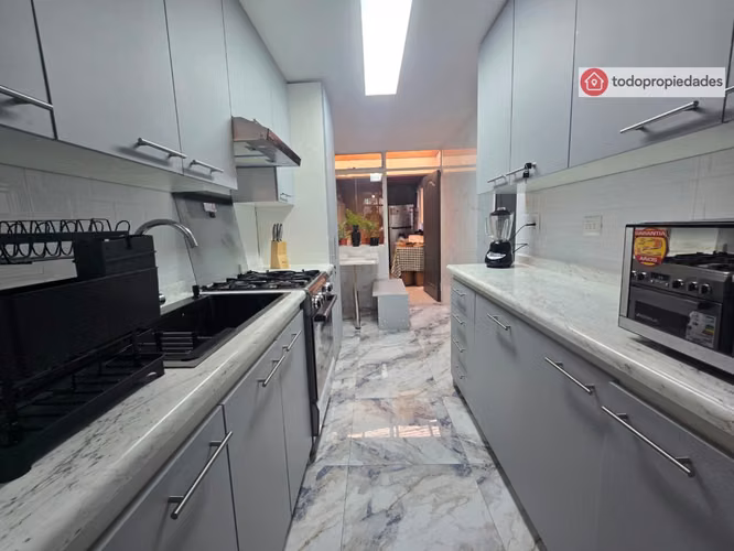 Oportunidad Casa en Condominio recién remodelada